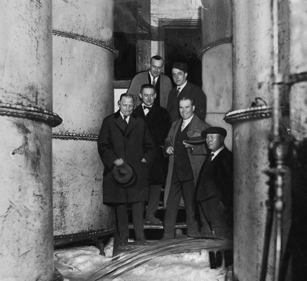 Prohibition Agents Watch As Leisy Shuts Down Operations