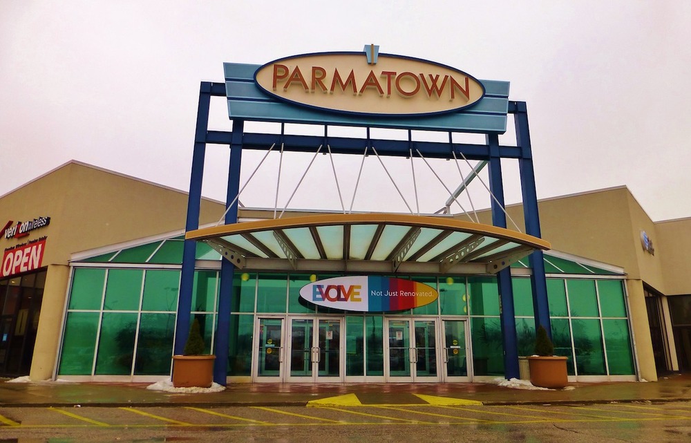Parmatown Entrance