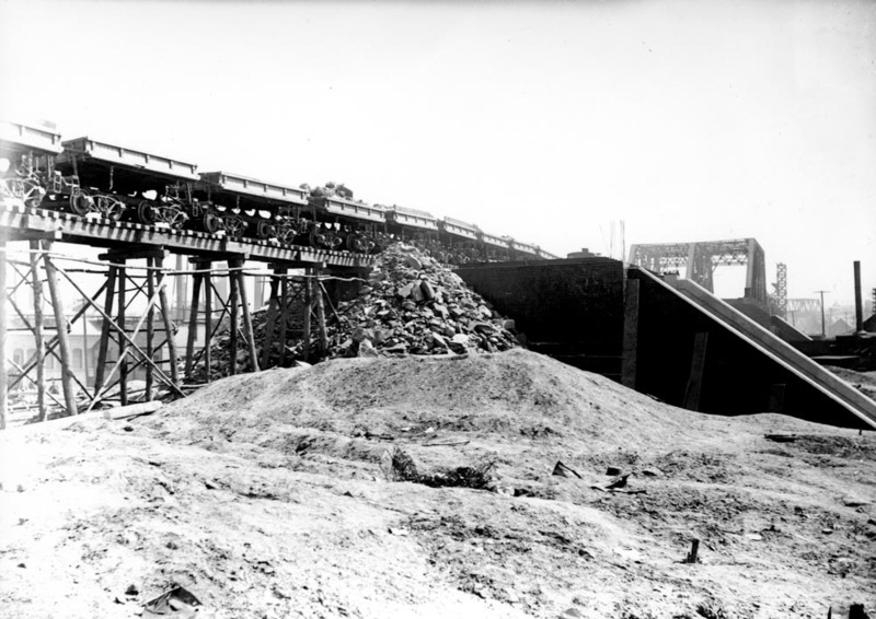Dirt Train, 1915