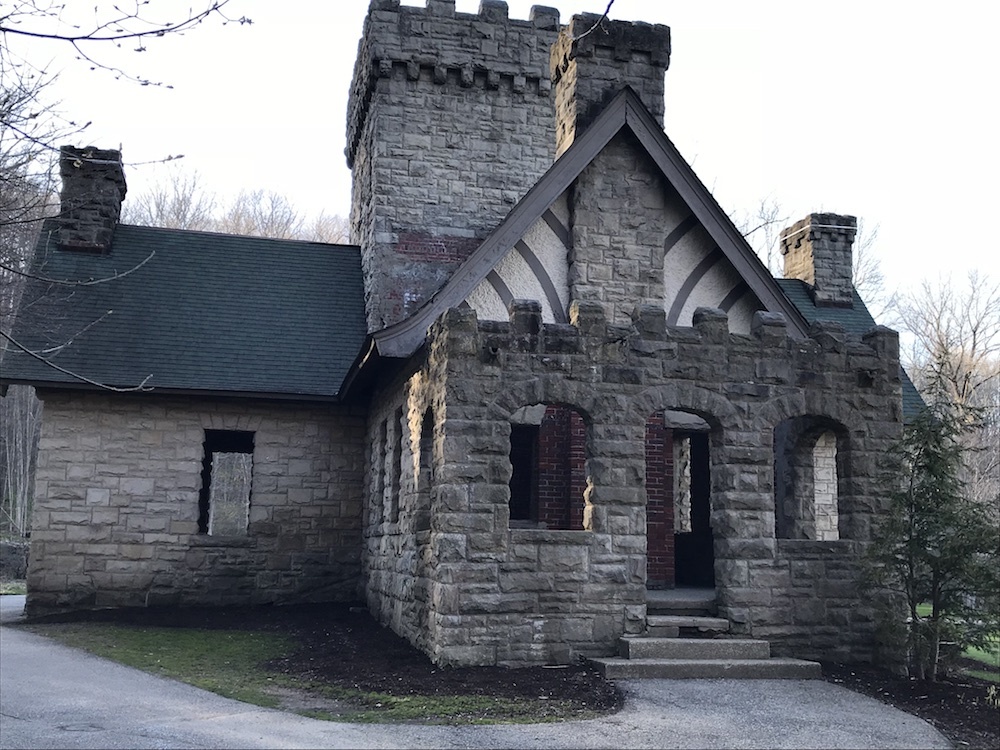 Squire's Castle's "Breakfast Porch"