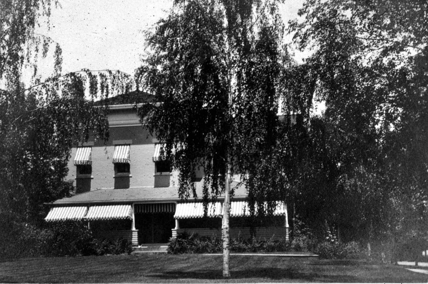 Curtis Hall House