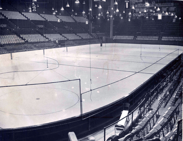 Hockey at the Arena, 1950