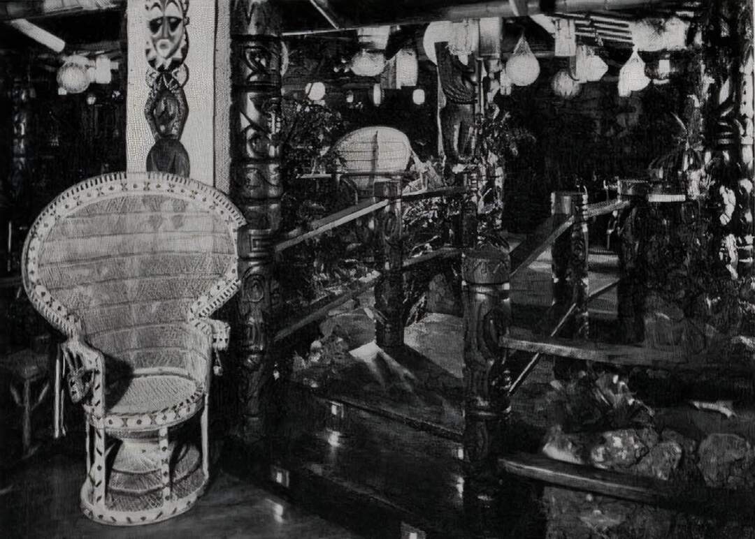 A bridge between rooms at the Kon-Tiki
