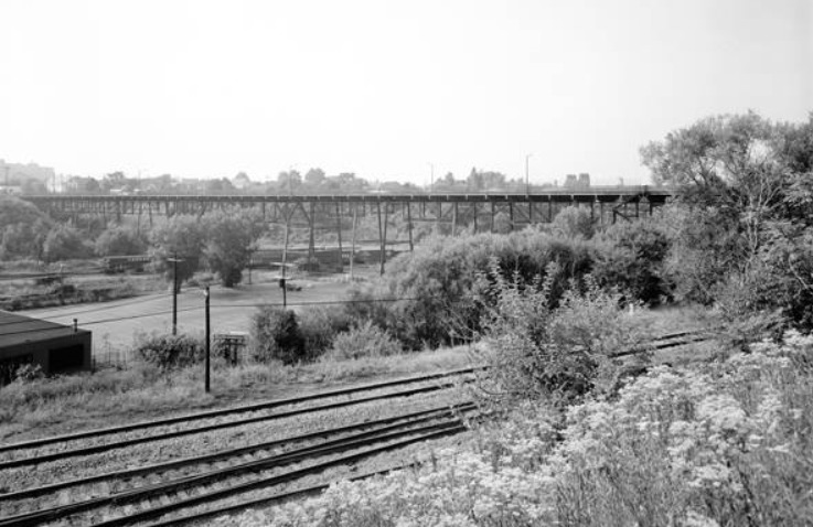 The Central Viaduct also connected Tremont with Ohio City