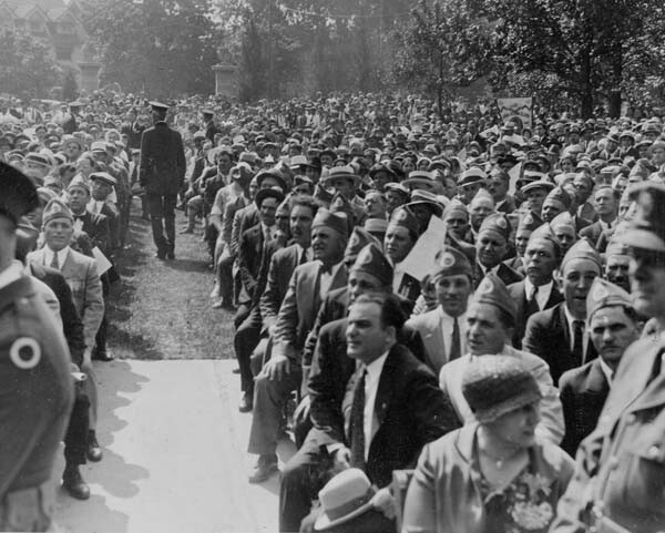 Crowd at 1932 WW I Memorial Dedication