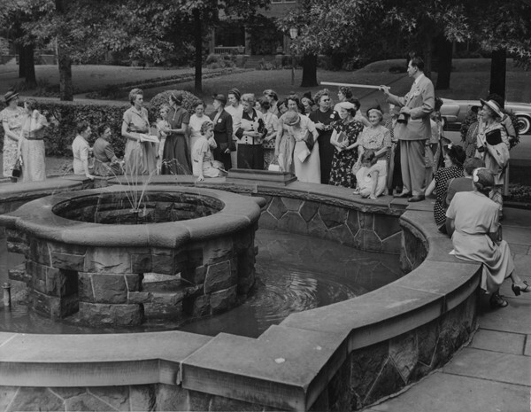 Man Leads Tour, 1950