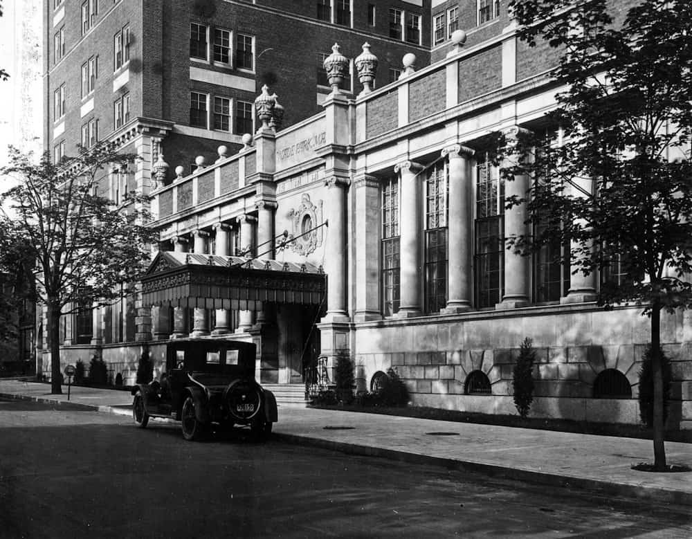 The Front Entrance at Wade Park Manor