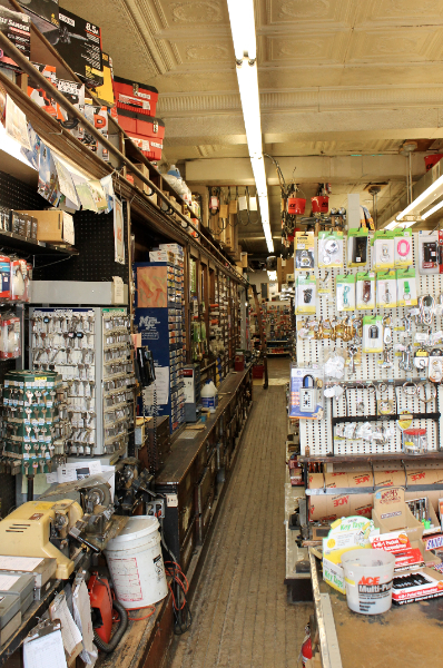 Middle Aisle