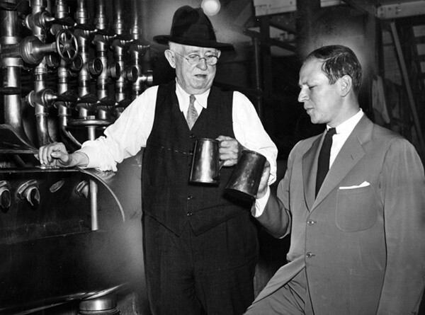 Sampling a Leisy Dortmunder, 1939
